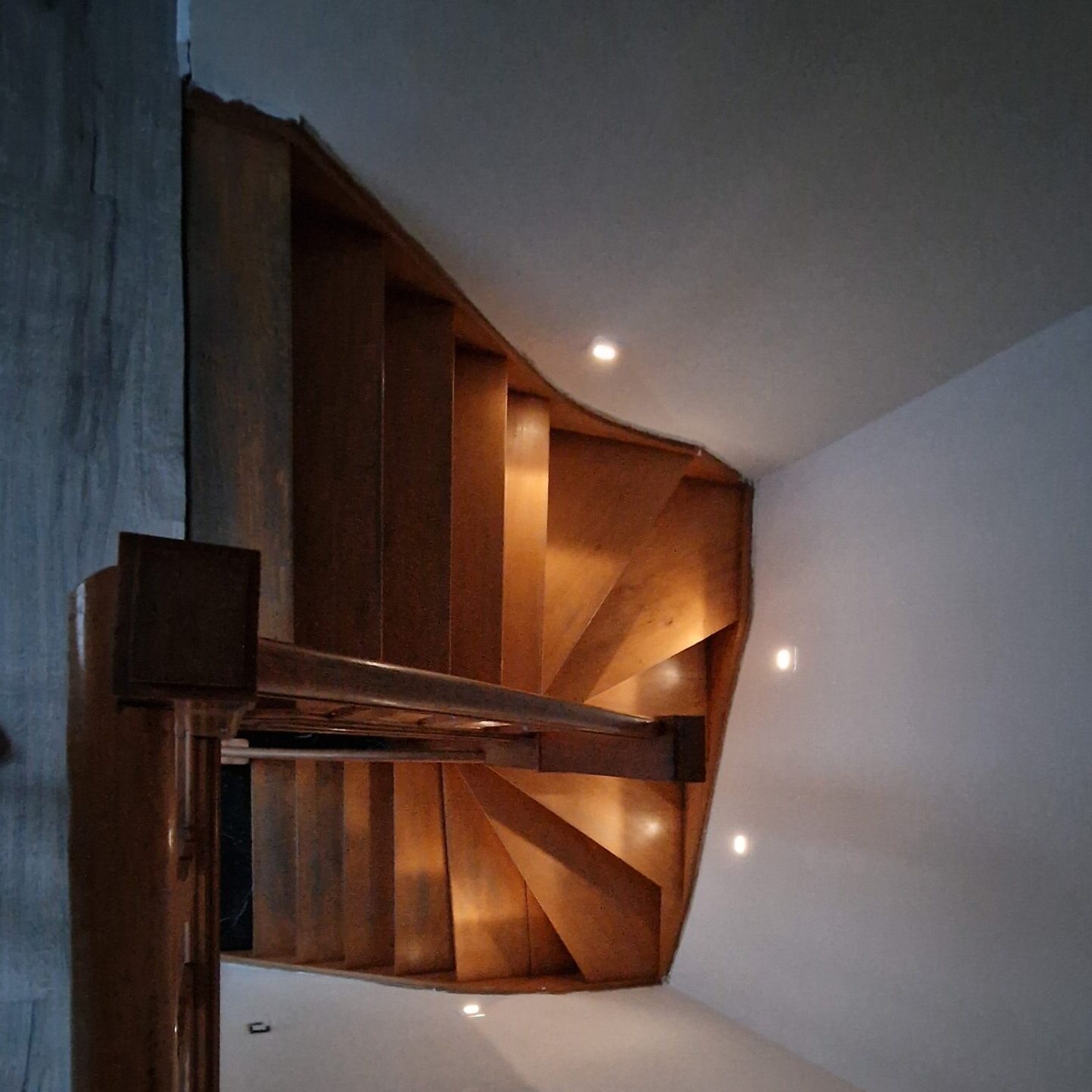 Verlichting in een traphal